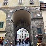 Dimora Leonardo. Centro Storico. *