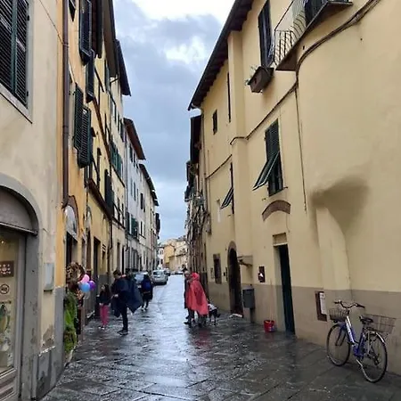 Dimora Leonardo. Centro Storico. Lucca